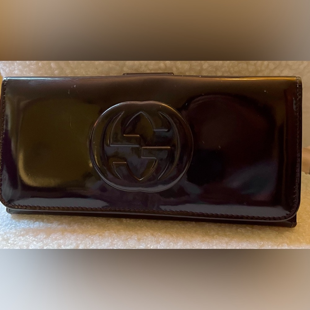 Gucci patent leather wallet